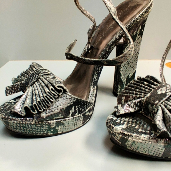 Animal print Bow shiny platform block heel ankle strap sandals - Jessica Simpson - Picture 9 of 10